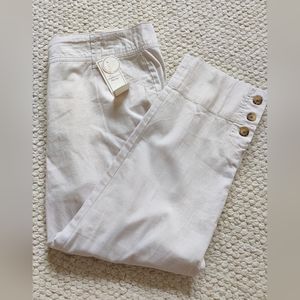 Light cream/sand colored cropped pants